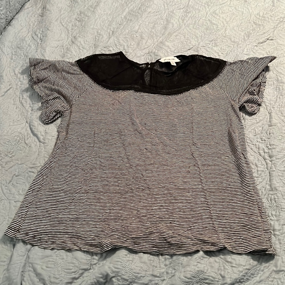 Super cute Highline collective small petite shirt